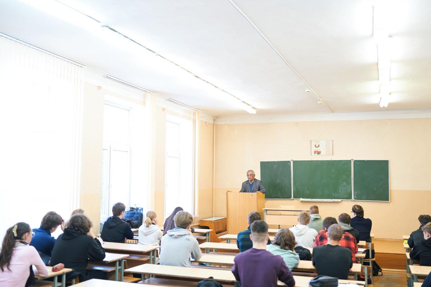 БНТУ посетил профессор кафедры «Прикладная механика» ТГТрУ Абдусамат Абдусаттаров